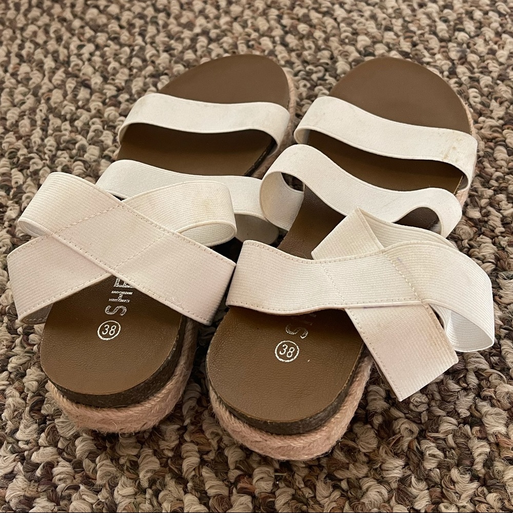 Sandles